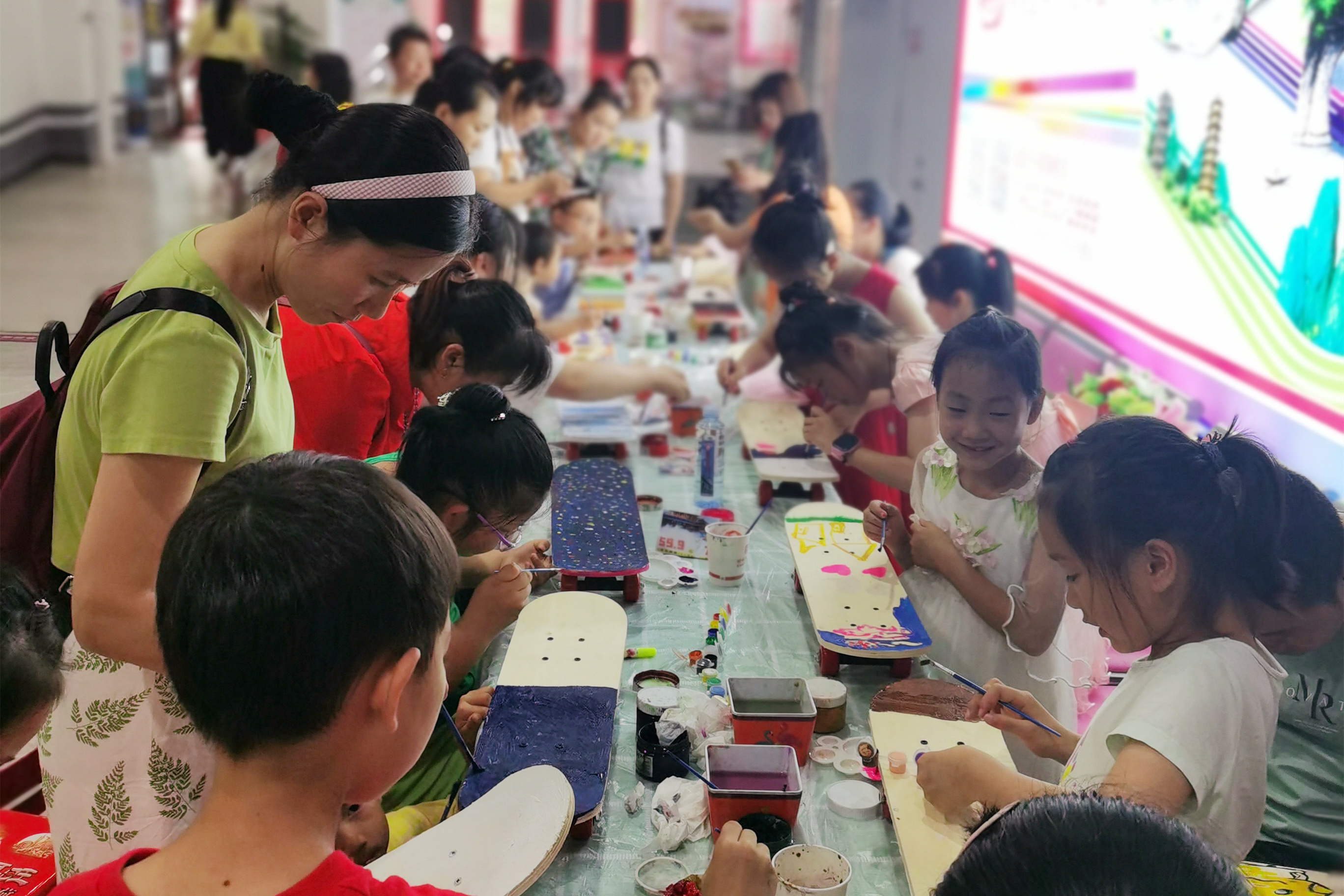 鼎翔旅游开展“智勇闯关,一起炫父”主题活动.jpg 鼎翔旅游开展“智勇闯关,一起炫父”主题活动.jpg