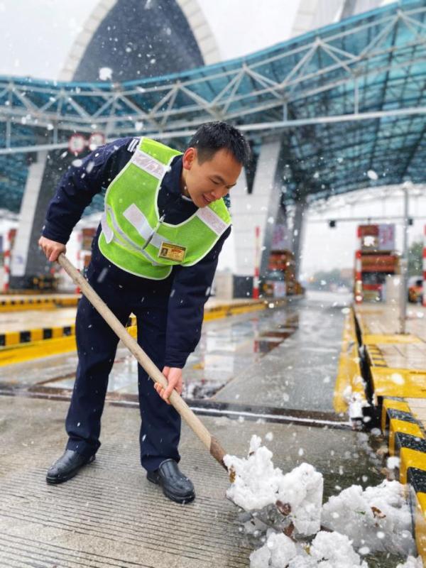 机场路2.jpg 机场路2.jpg